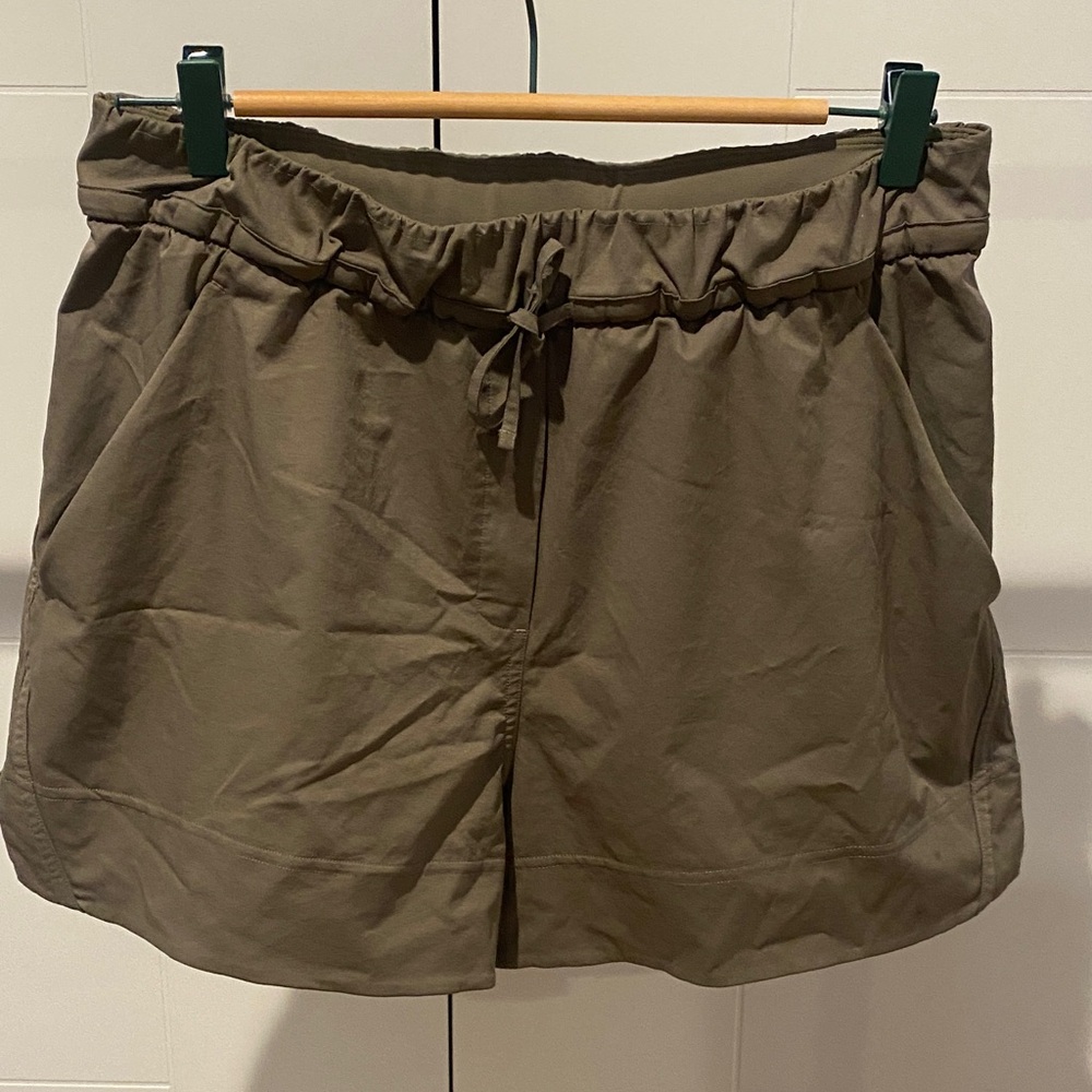 lululemon athletica Khaki Women's Cargo Shorts